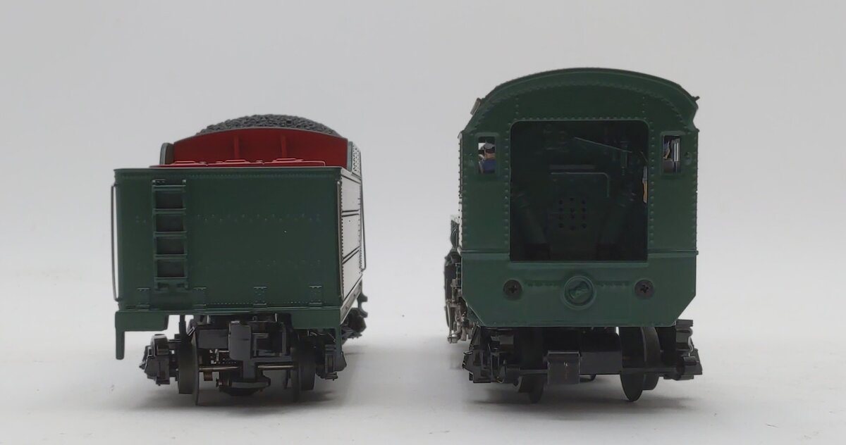Lionel 6-38626 O Holiday Mikado JR. 2-8-2 Steam Locomotive & Tender Green #25 NIB
