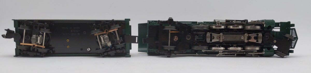 Lionel 6-38626 O Holiday Mikado JR. 2-8-2 Steam Locomotive & Tender Green #25 NIB