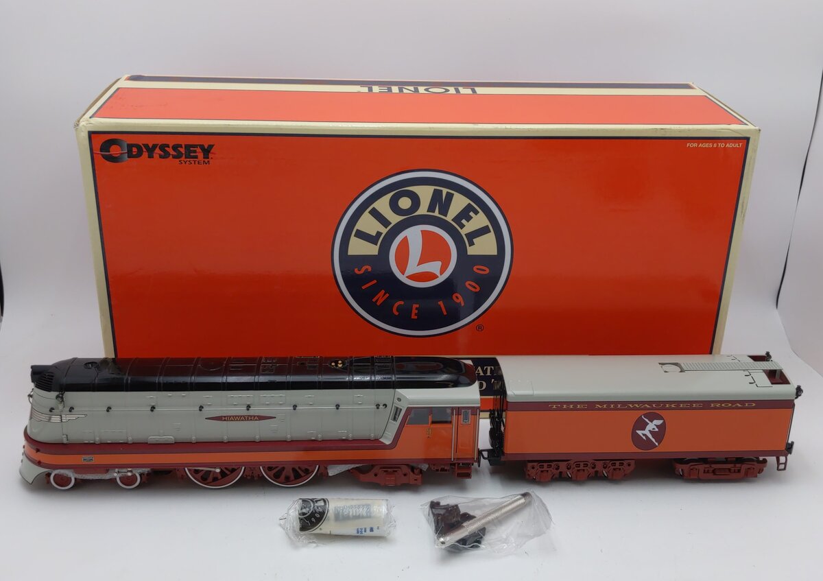 Lionel 6-38094 O Gauge Milwaukee Road Hiawatha 4-4-2 Steam Loco & Tender #3 EX/Box