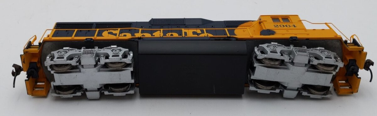 Bachmann 63526 HO Santa Fe EMD GP40 Diesel Locomotive Standard DC #2964 LN/Box