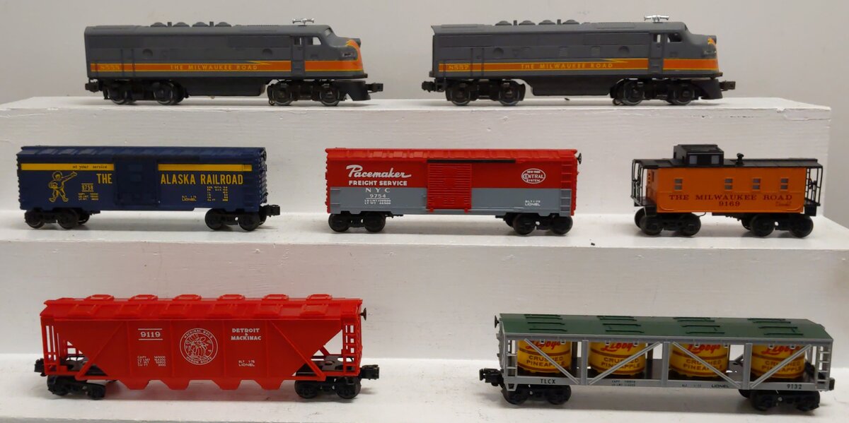 Lionel 6-1579 O Milwaukee Road Service Station Special Set EX/Box