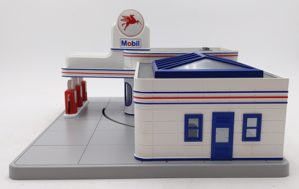 MTH 30-9124 Mobil Operating Gas Station LN/Box