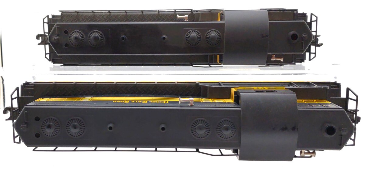 Lionel 6-18505 O Gauge Nickel Plate Road GP-7 Diesel Locomotive Set #400/401 EX/Box