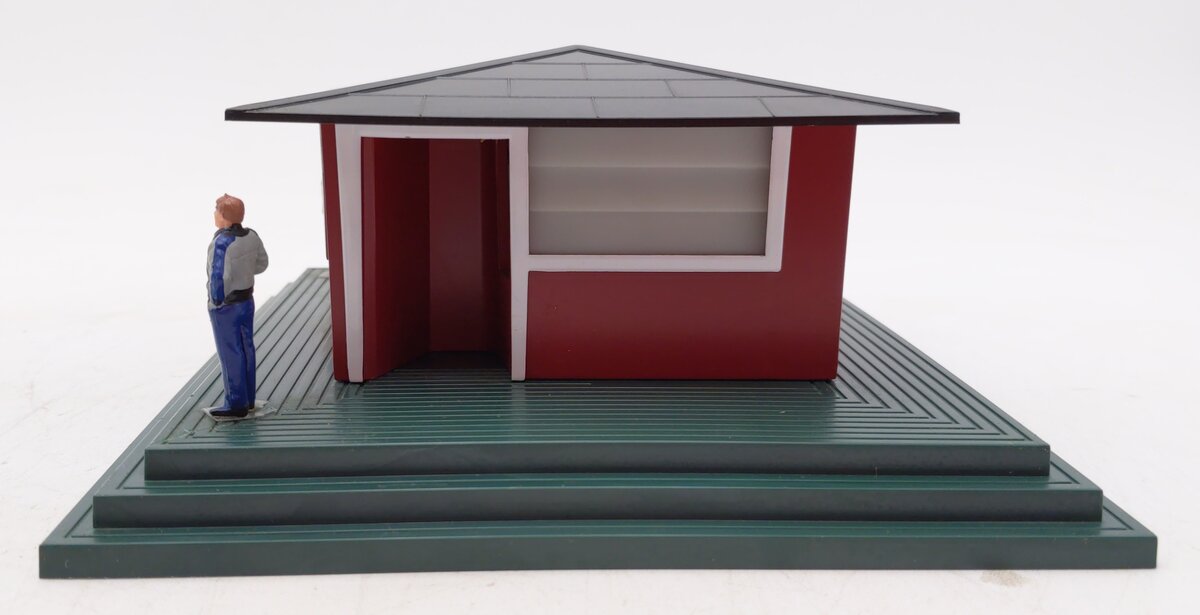 Lionel 6-12737 O Operating Whistling Freight Shed