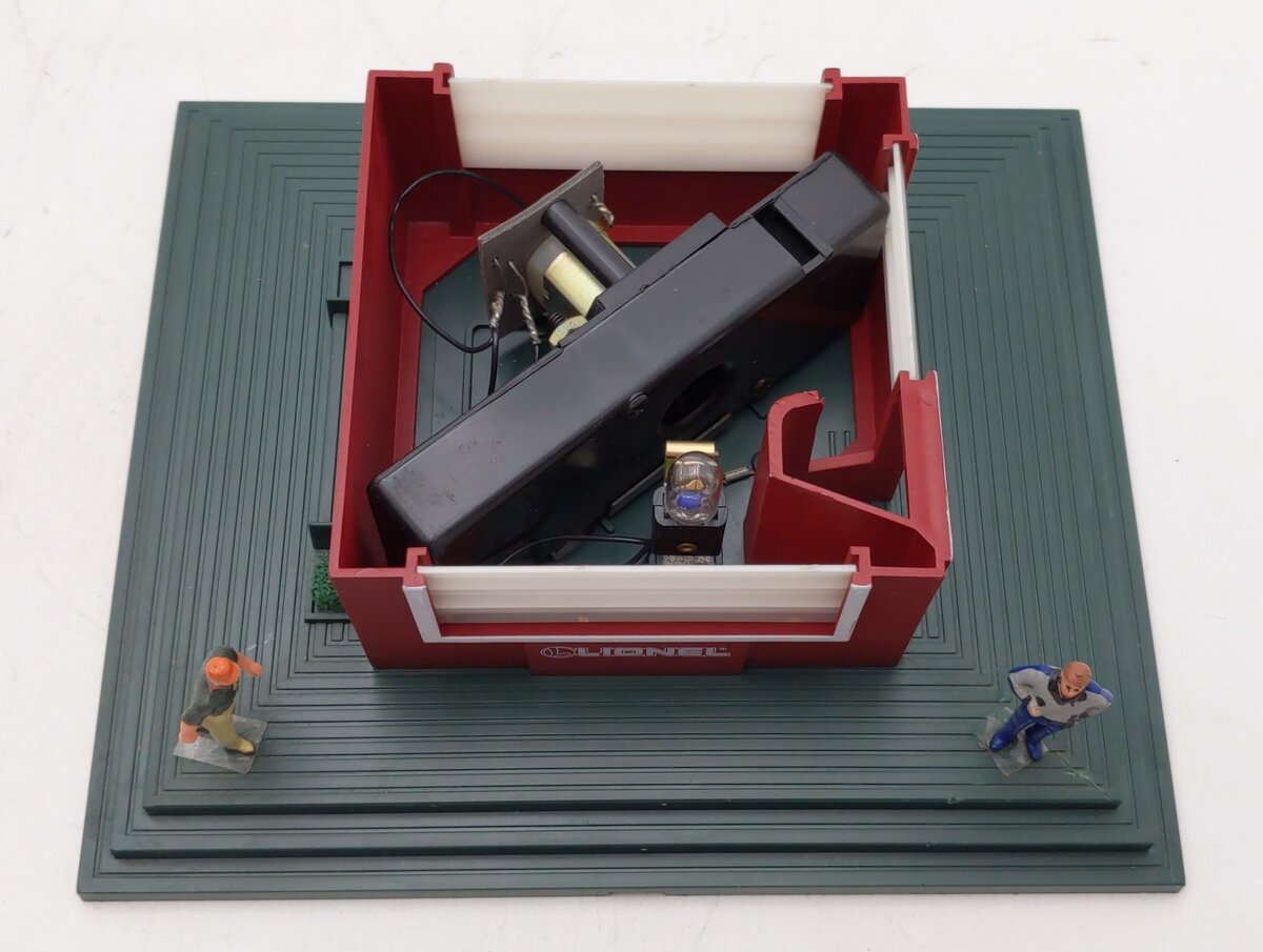 Lionel 6-12737 O Operating Whistling Freight Shed