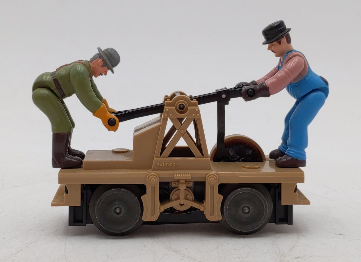 Lionel 6-18429 O Operating Handcar with Railroad Workers LN/Box