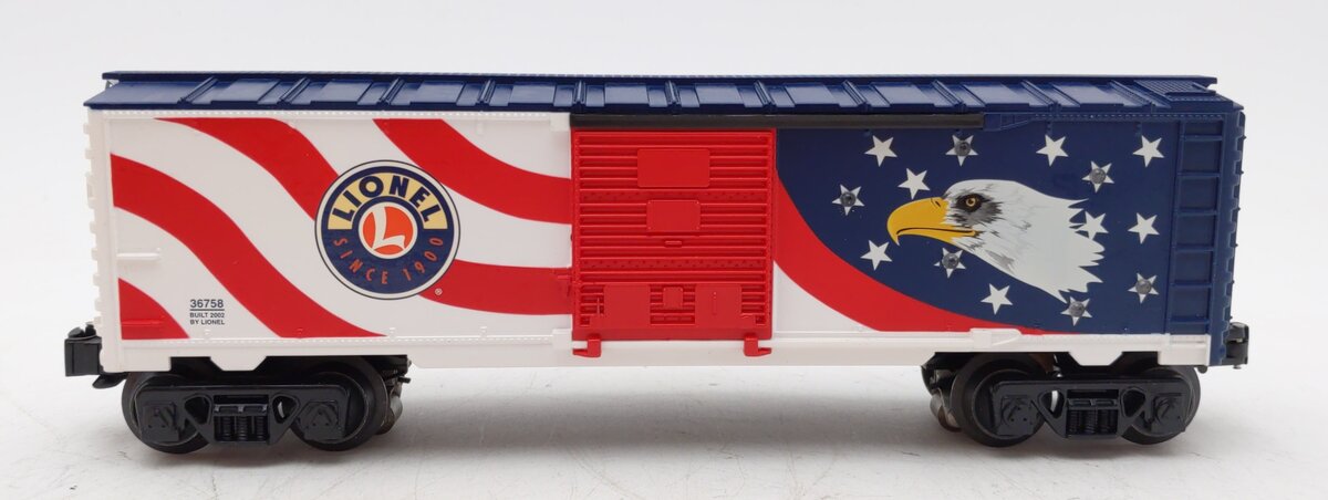 Lionel 6-36758 O Gauge Patriotic Lighted Box Car LN/Box