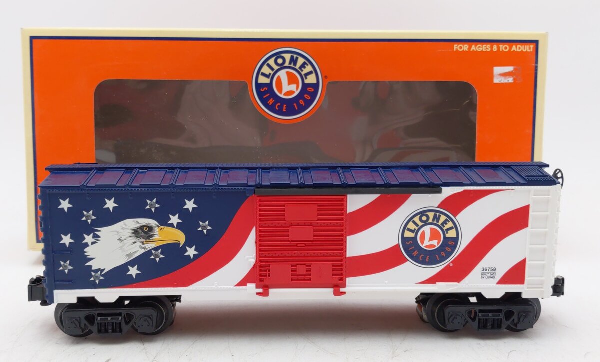 Lionel 6-36758 O Gauge Patriotic Lighted Box Car LN/Box