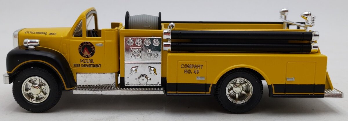 MTH 30-50035 O Scale RailKing Yellow Die-Cast Fire Truck