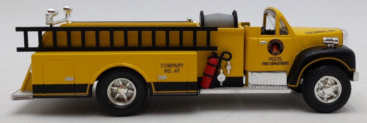 MTH 30-50035 O Scale RailKing Yellow Die-Cast Fire Truck