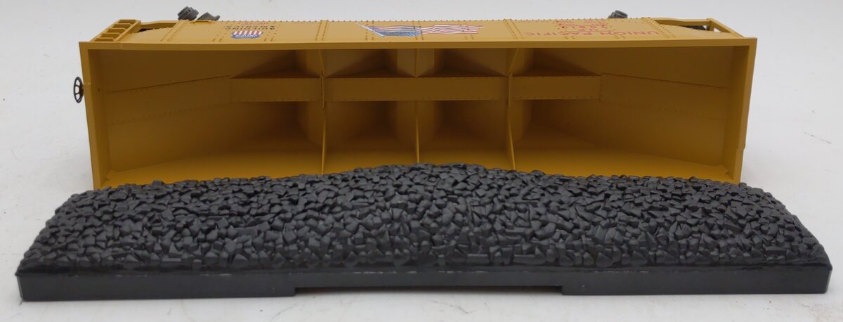 MTH 30-75638 O Union Pacific 4-Bay Hopper Car #90819