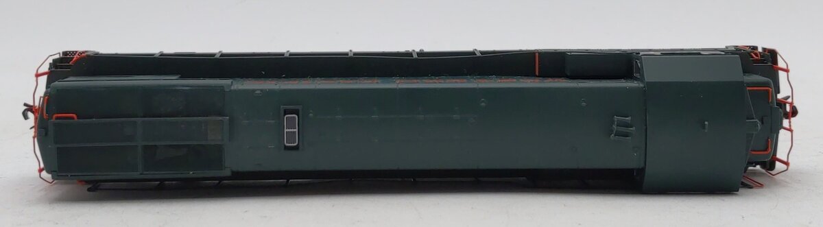 Walthers 920-41656 HO Western Pacific GE U30B PROTO 2000 TSU Sound w/DCC #3051