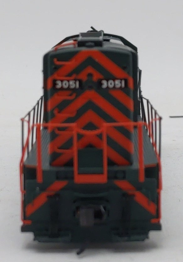 Walthers 920-41656 HO Western Pacific GE U30B PROTO 2000 TSU Sound w/DCC #3051