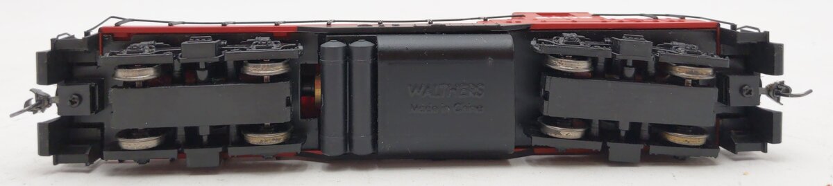 Walthers 931-128 Soo Line GP9M Diesel Locomotive #2403