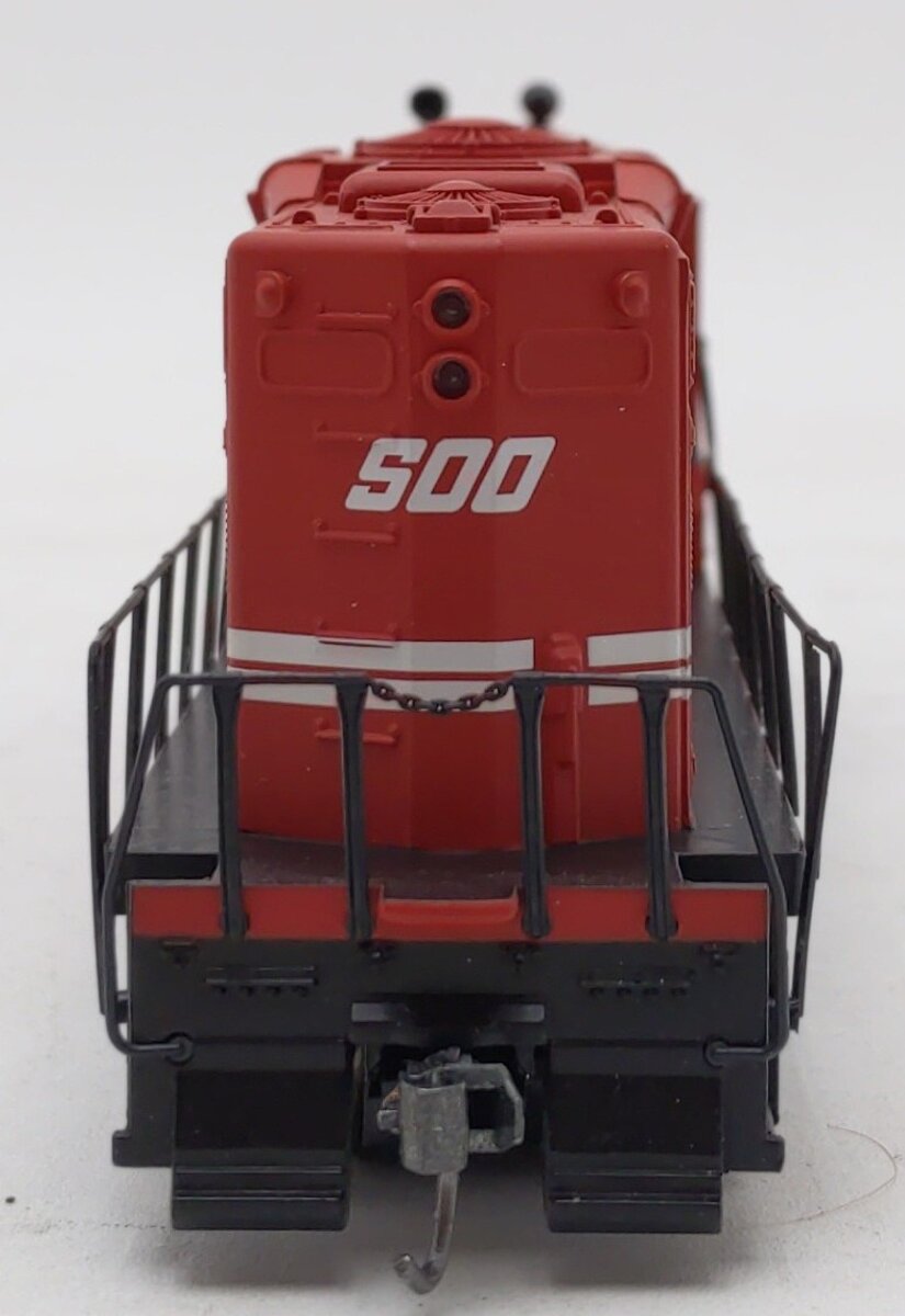 Walthers 931-128 Soo Line GP9M Diesel Locomotive #2403
