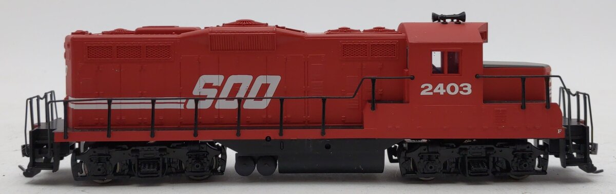 Walthers 931-128 Soo Line GP9M Diesel Locomotive #2403