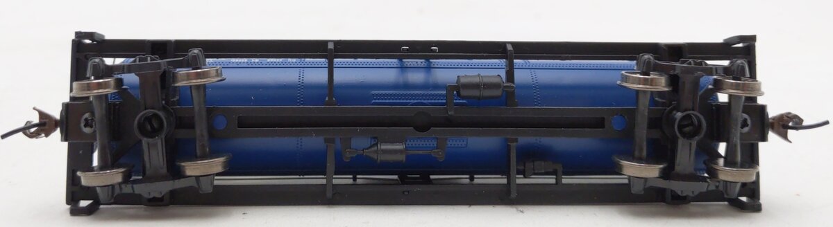 Walthers 931-1446 HO Montana Rail Link Tank Car #100017- Ready To Run