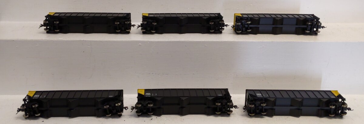Walthers 910-65401 APEX ML 3-Bay Hopper (6 Pack)