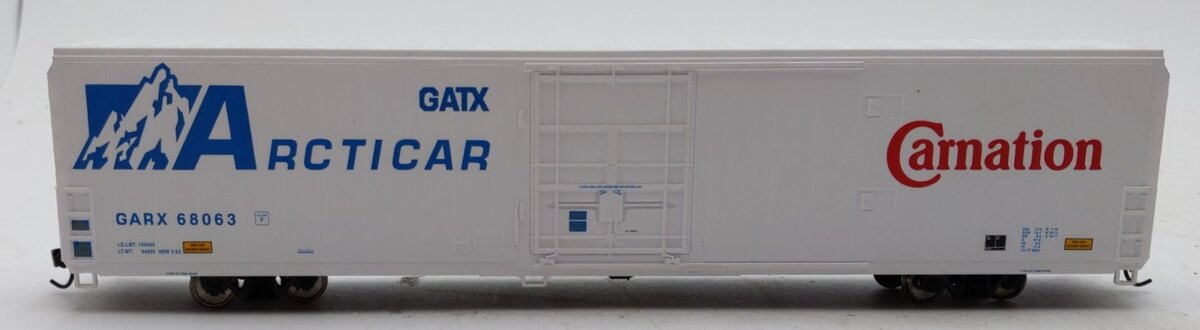 Walthers 932-60902 HO Scale Carnation Cryogenic Reefer Car #68063 LN/Box