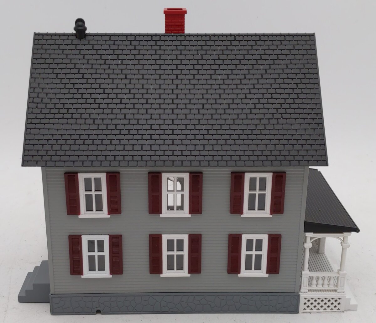 MTH 30-9024 O Gauge Assembled Row House With Porch Gray W/Red Shutters LN/Box