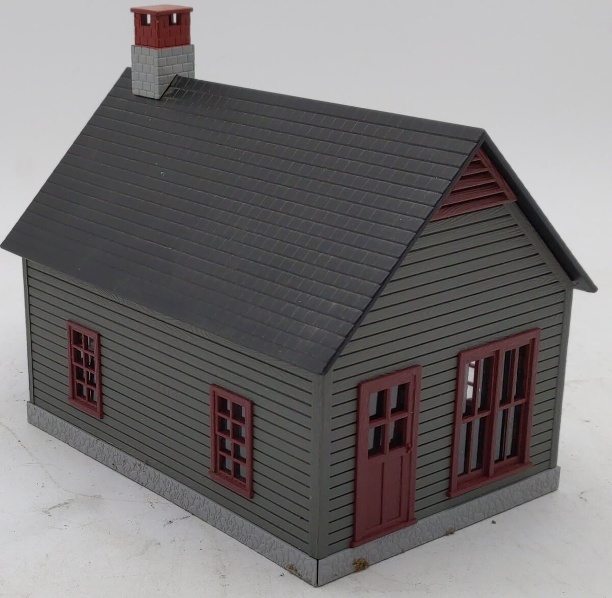 MTH 30-90250 Work House #1 Maroon & Dark Gray