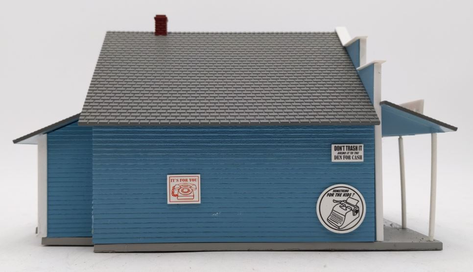 MTH 30-90565 O Den of Antiquity RailKing Country Store