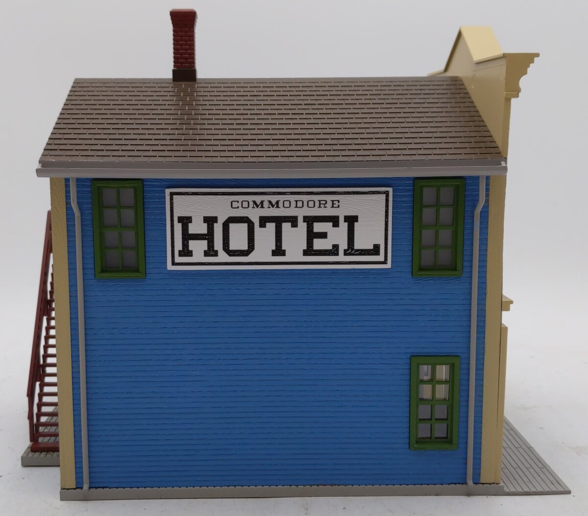 MTH 30-90574 O Commodore Hotel RailKing 2-Story Hotel Building
