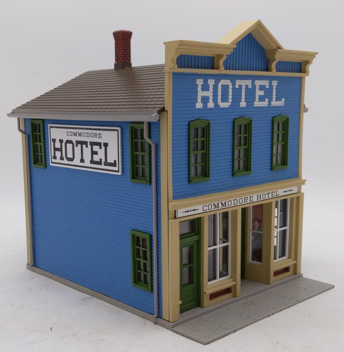 MTH 30-90574 O Commodore Hotel RailKing 2-Story Hotel Building