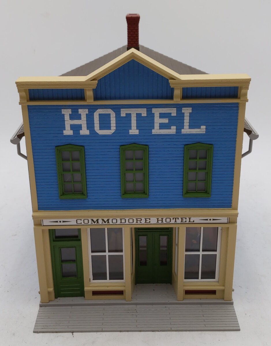MTH 30-90574 O Commodore Hotel RailKing 2-Story Hotel Building