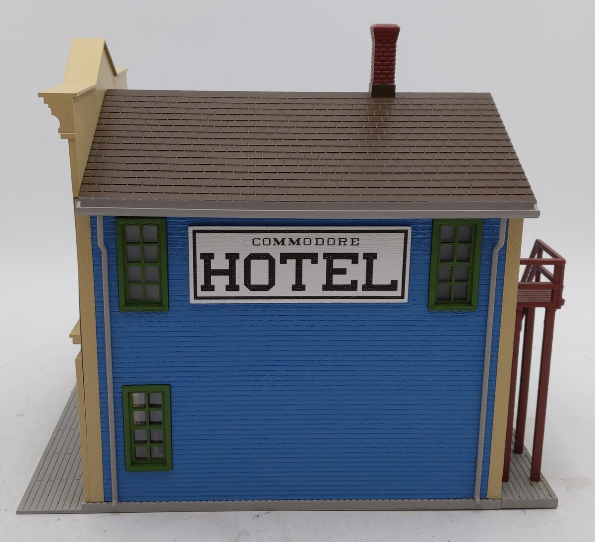 MTH 30-90574 O Commodore Hotel RailKing 2-Story Hotel Building
