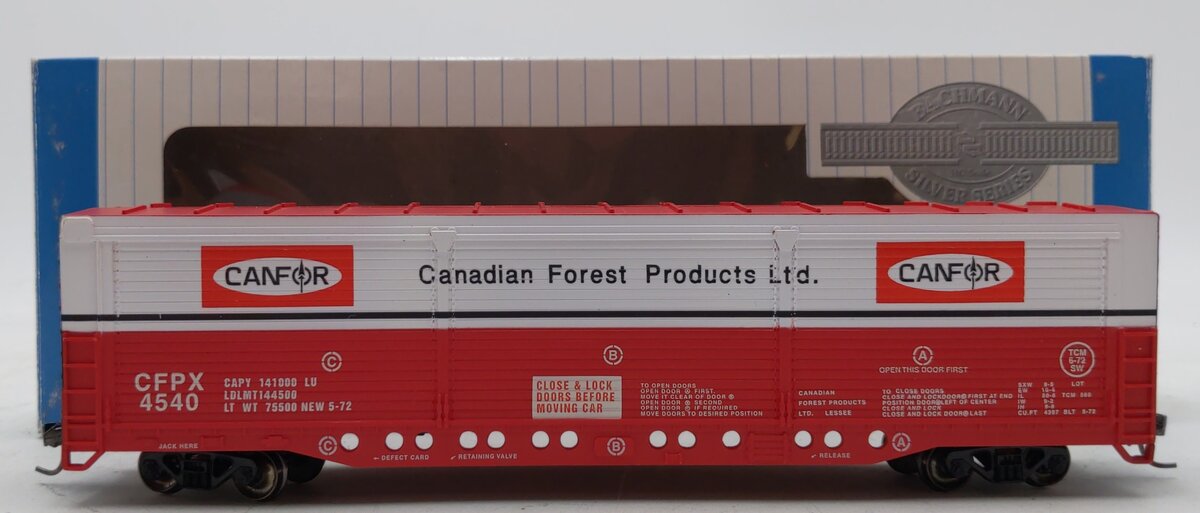 Bachmann 18135 HO Canadian Forest Products CFPX Evans All-Door Boxcar #4540