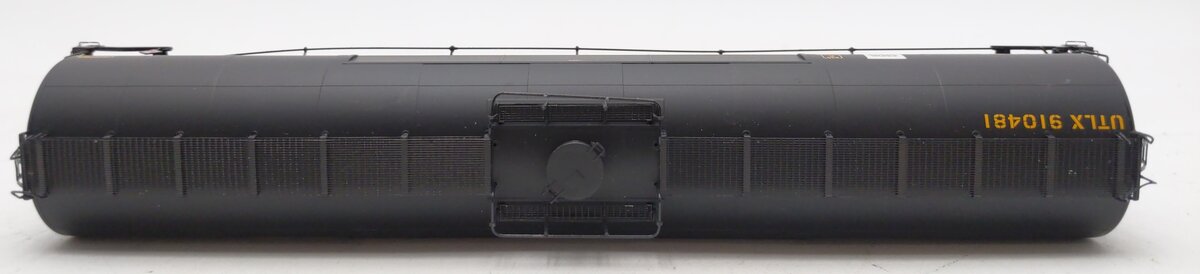 Athearn 96427 HO Scale UTLX 33,000 Gallon Flat Panel Tank Car #910481