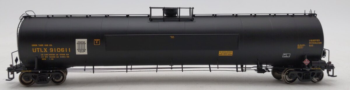 Athearn 96429 HO UTLX/100th 33.9K LPG Flat Side Tank Car #910611