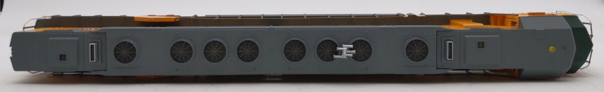 Bachmann 62105 HO Union Pacific EMD DD40AX Diesel Locomotive w/ DCC #6900