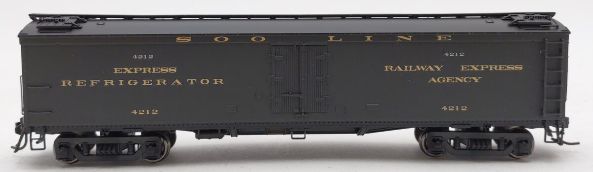 Broadway Limited 1842 HO Soo Line 53'6" Wood Express Reefer #4212