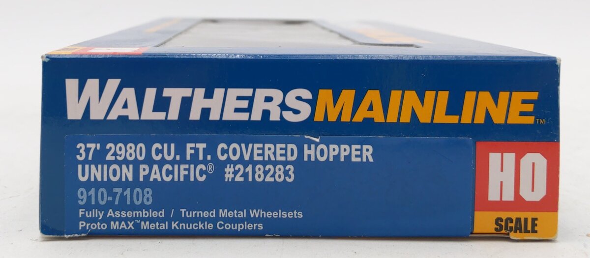 Walthers 910-7108 HO Scale Union Pacific 37' Covered Hopper #218283