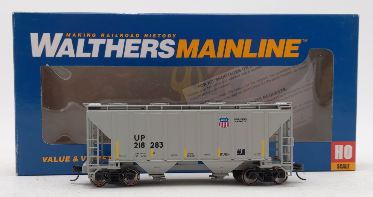Walthers 910-7108 HO Scale Union Pacific 37' Covered Hopper #218283