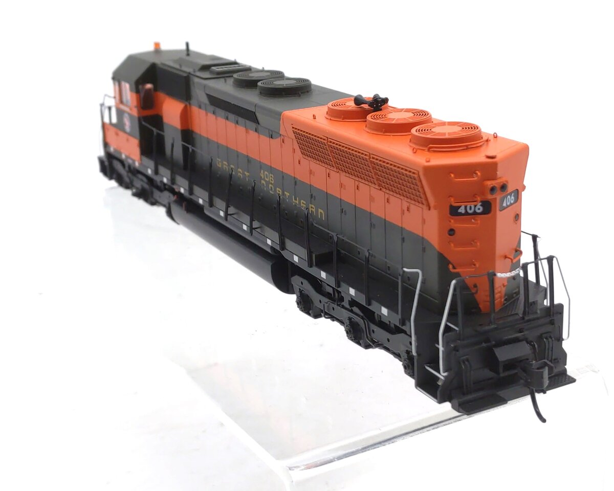 Walthers 920-48151 HO Great Northern SD45 Diesel Locomotive Standard DC #406