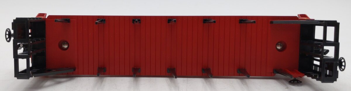 Lionel 6-26390 O Gauge Santa Fe Flatcar with Bulkheads