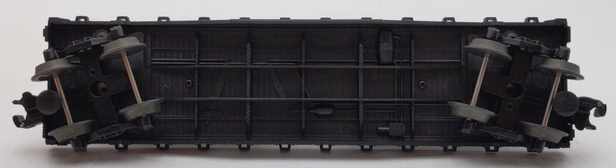 Lionel 6-36001 O Gauge Route 66 Flatcar with 2 Green & Cream Station Wagons LN/Box
