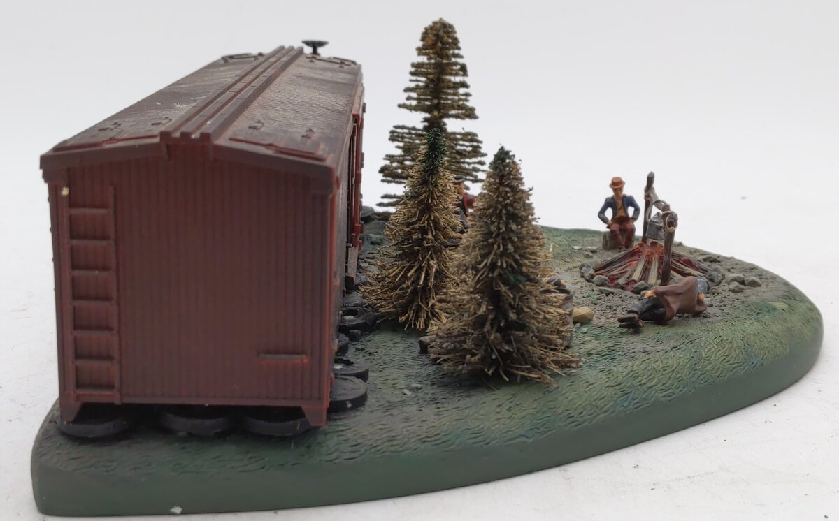 Lionel 6-14080 O Gauge Operating Hobo Hotel LN/Box