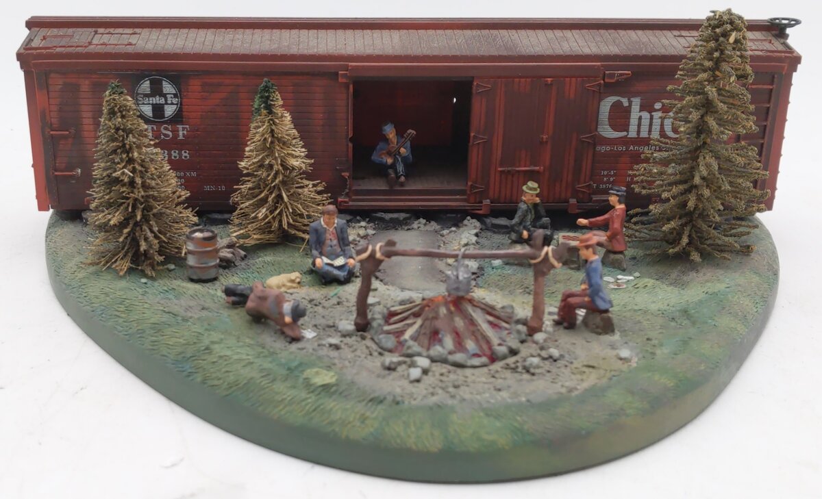 Lionel 6-14080 O Gauge Operating Hobo Hotel LN/Box