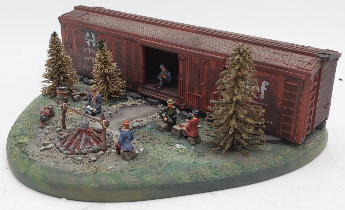 Lionel 6-14080 O Gauge Operating Hobo Hotel LN/Box