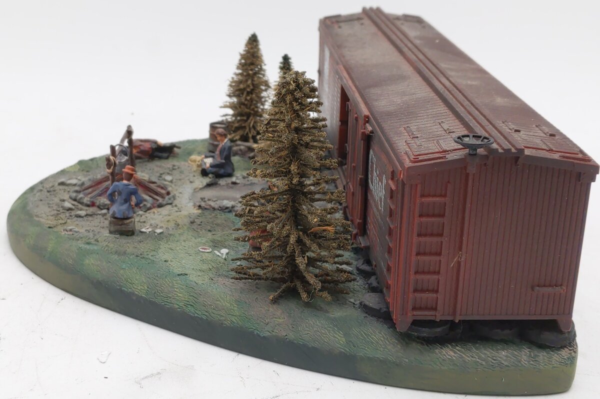 Lionel 6-14080 O Gauge Operating Hobo Hotel LN/Box