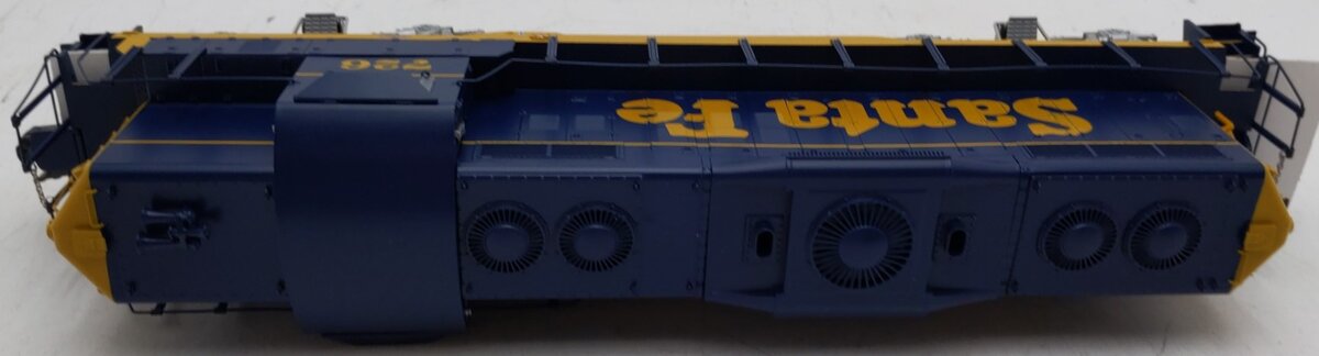 Lionel 6-34735 Santa Fe Legacy Scale GP9 Diesel Locomotive #726