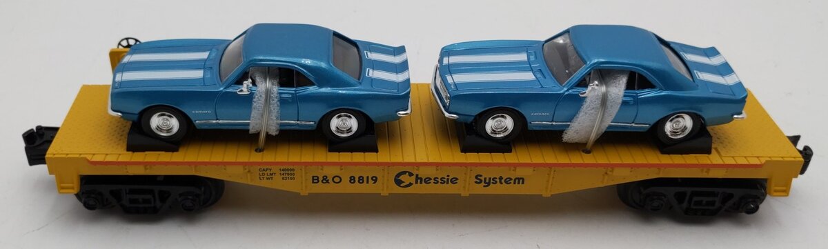 MTH 30-76792 O Chessie Flat Car with 2 1967 Camaros #8819