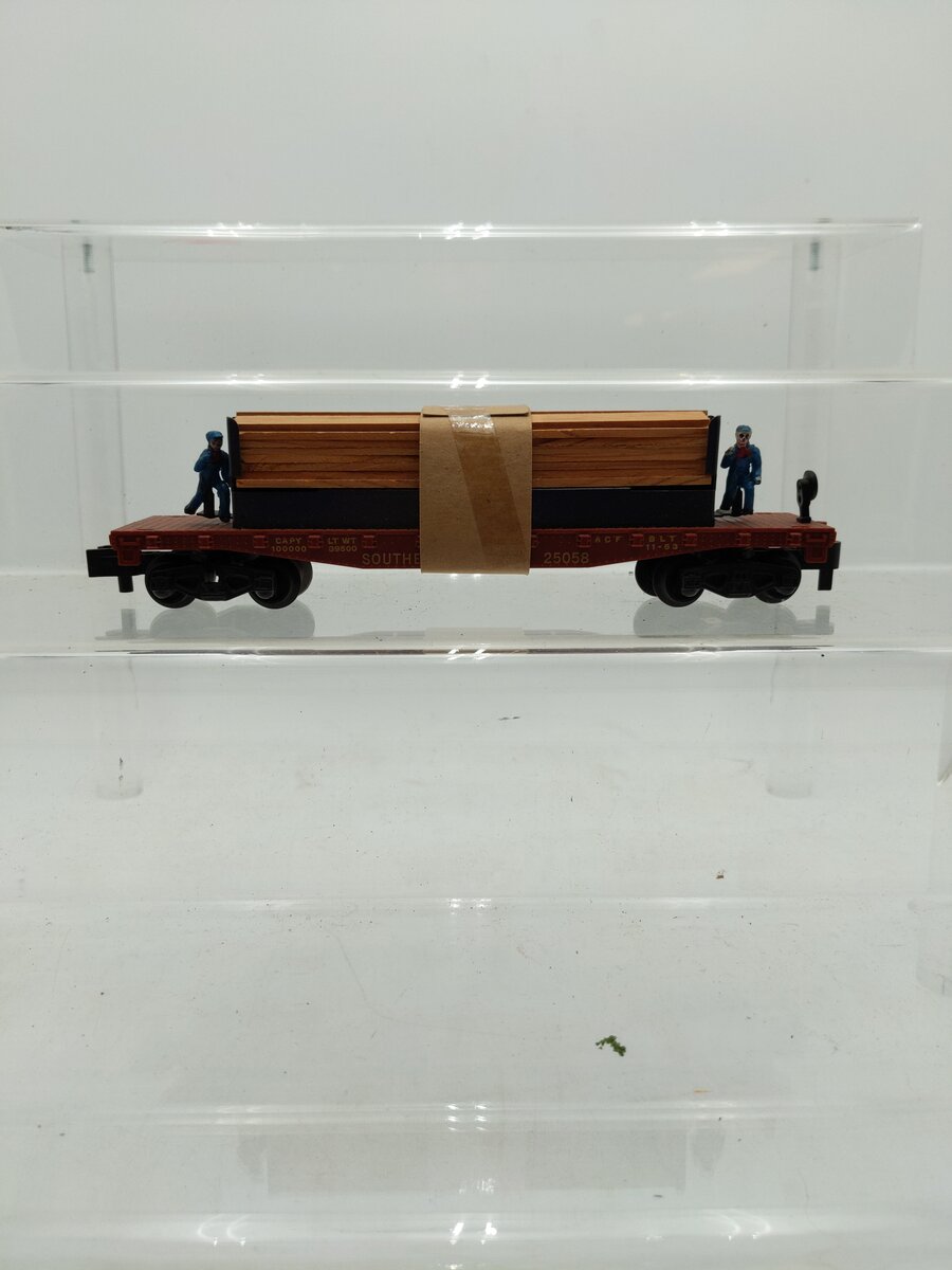 American Flyer 25058 S SP Lumber Unloading Flatcar with Pike Master Couplers EX