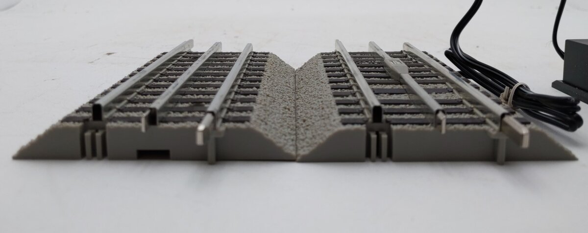 Lionel 6-12020 O Gauge FasTrack Uncoupling Track LN/Box