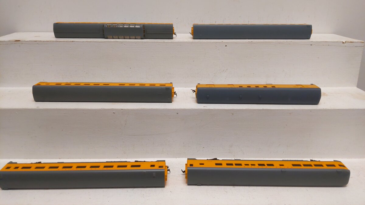 AHM HO Scale Assorted Union Pacific Passenger Cars [6] EX