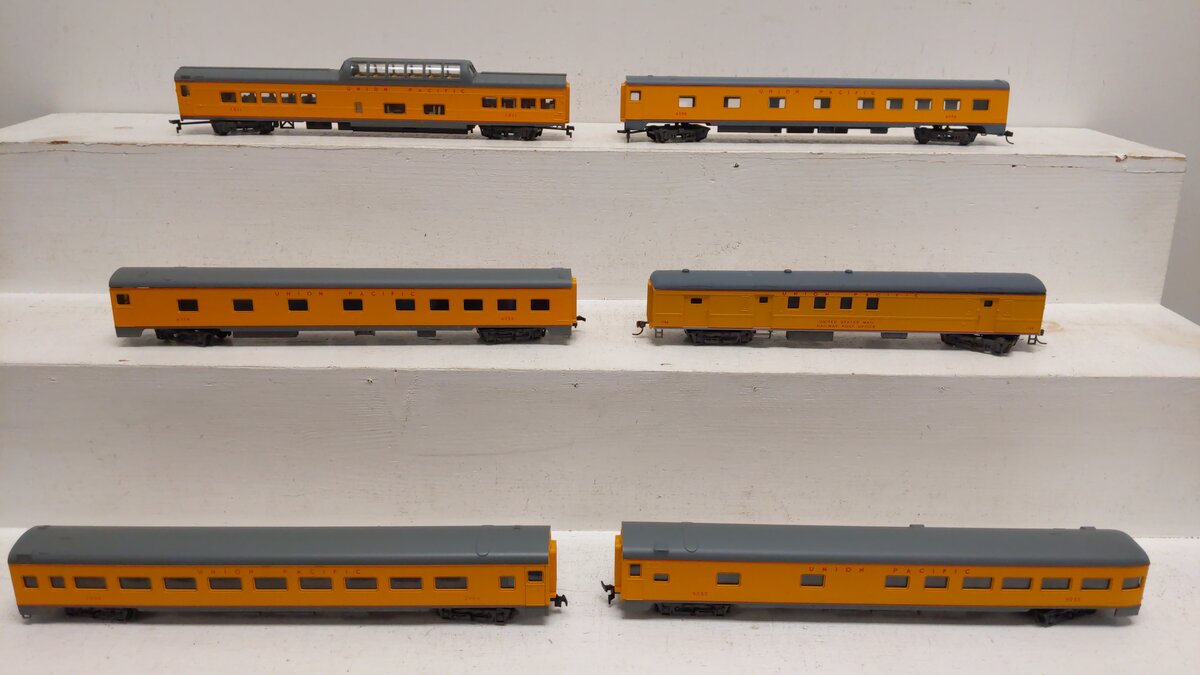 AHM HO Scale Assorted Union Pacific Passenger Cars [6] EX